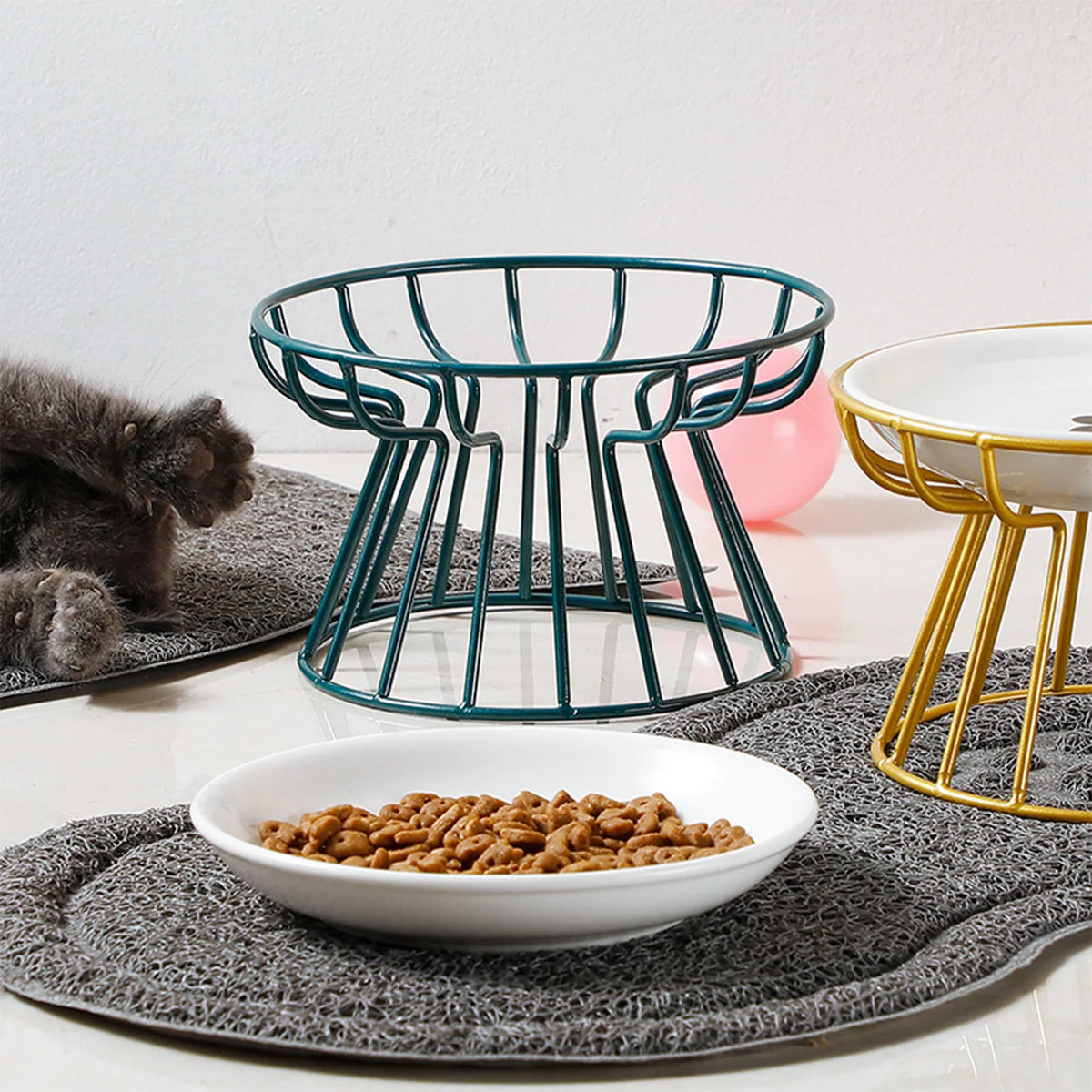 Keramikskål för Katt – Nordisk Design med Hög Fot