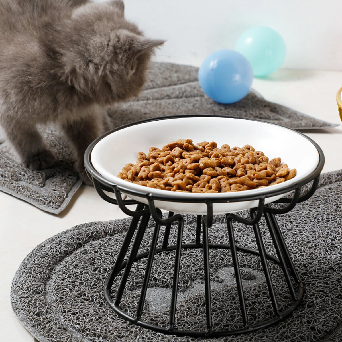 Keramikskål för Katt – Nordisk Design med Hög Fot