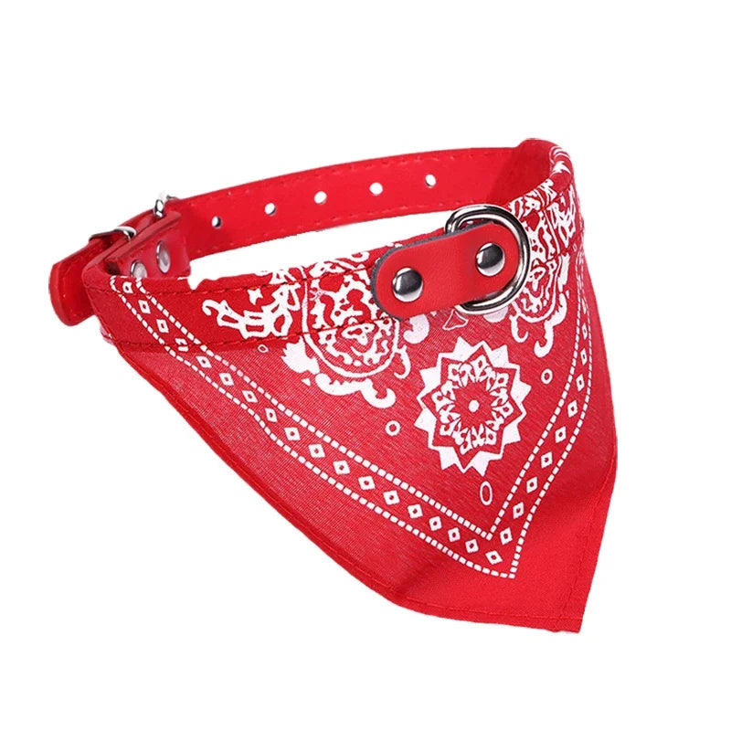 Justerbart halsband med halsduk i PU-läder – katt och hund